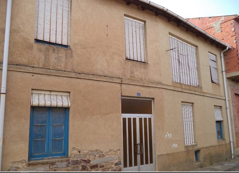 CL MANUEL GULLON 13, 24710 SAN JUSTO DE LA VEGA