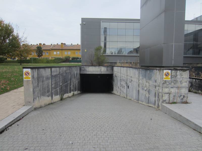 CL ETXESAKAN 28, ST, 36 31180 ZIZUR MAYOR