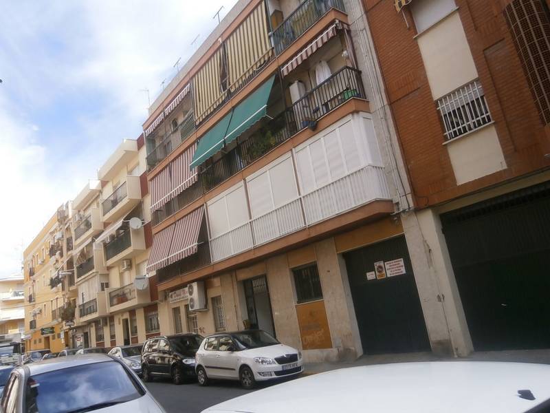 Urbana TRES . Piso primera izquierda según se mira desde la calle . del edificio sito en huelva , en la calle San MARCOS NUMERO 4 DE GOBIERNO. Tiene una superficie construida de 99,39 M2 , convenietemente distribuida para vivienda