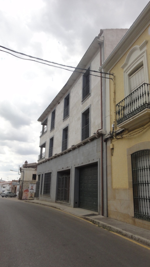 100% PLENO DOMINIO. VIVIENDA AV HERNÁNDEZ SERRANO 48 10120 LOGROSAN (CÁCERES)