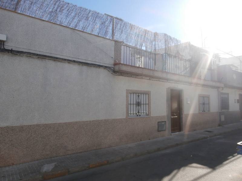 100% PLENO DOMINIO F.R. 44042 SITA EN CALLE TER Nº 8 JEREZ DE LA FRONTERA (CÁDIZ)