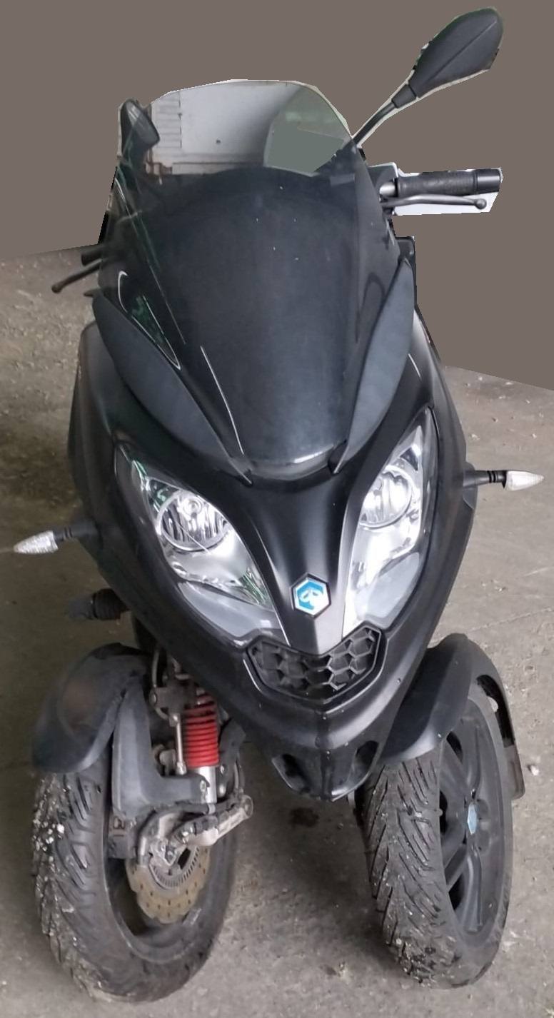 AUTOMOVIL DE 3 RUEDAS PIAGGIO MP3 300 HPE