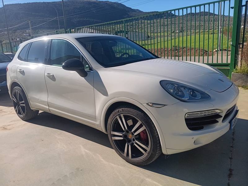 PORSCHE CAYENNE DIESEL AUTOM T 2010 (4660GYV)