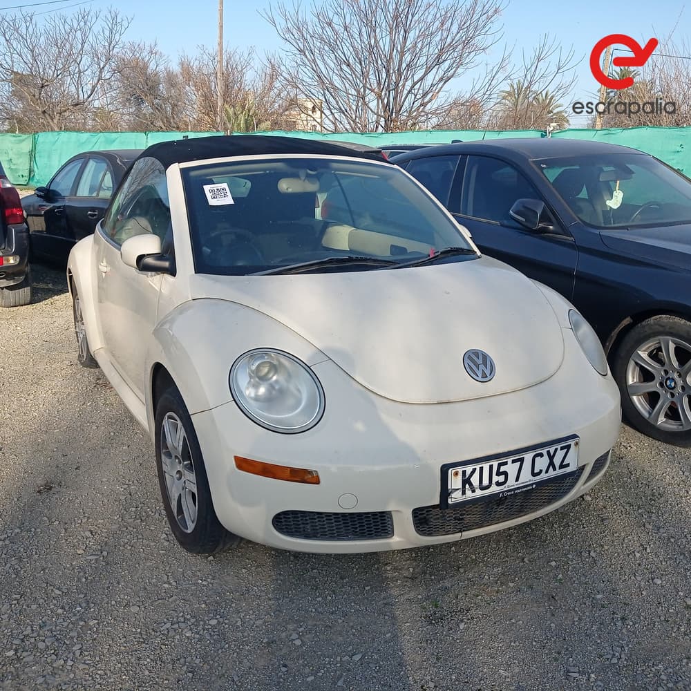 VOLKSWAGEN New Beetle 1.6 2025 (KU57CXZ)