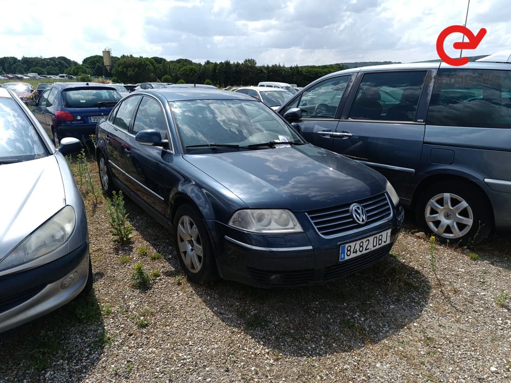 VOLKSWAGEN Passat 1.9 TDI 2004 (8482DBJ)