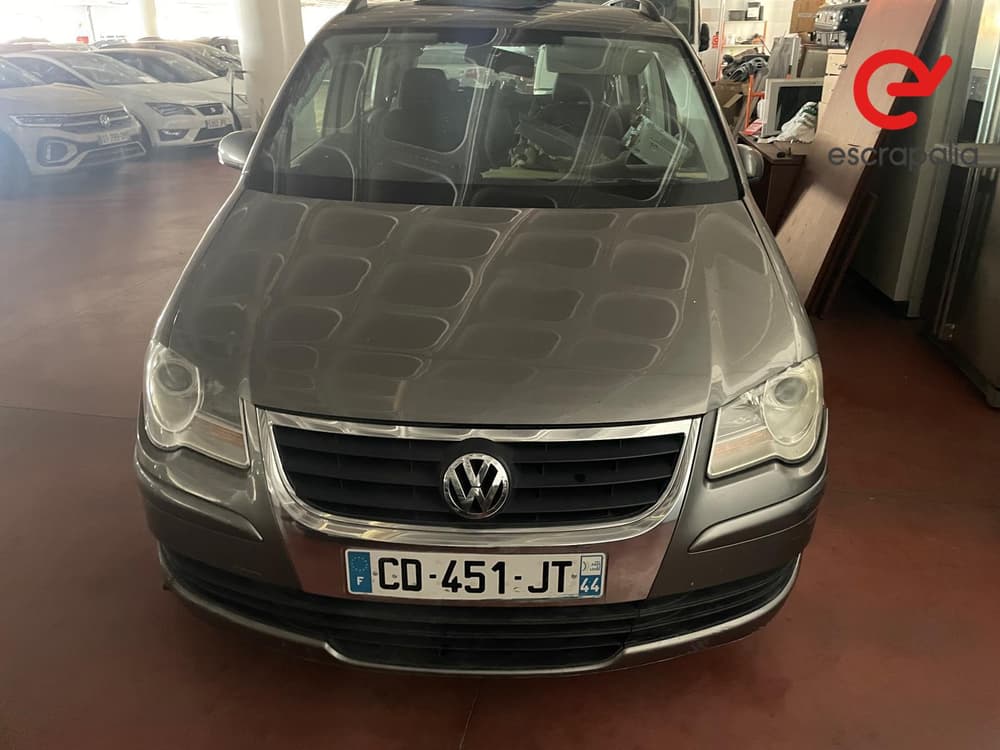 VOLKSWAGEN Touran (CD451JT)