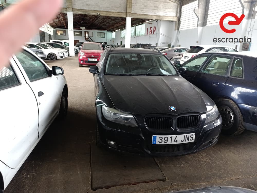 BMW 318d Touring 2010 (3914JNS)